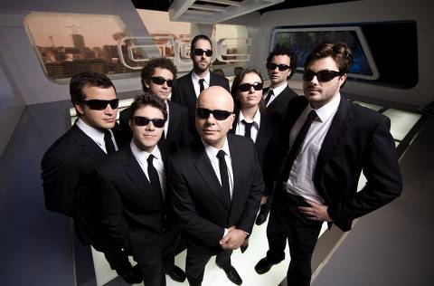 ORG XMIT: 082101_0.tif SÃO PAULO, SP, BRASIL, 08-03-2010: Televisão: elenco do programa 